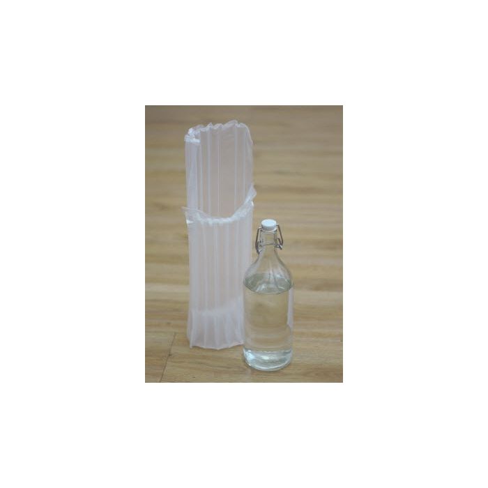 Calage bouteilles main product photo